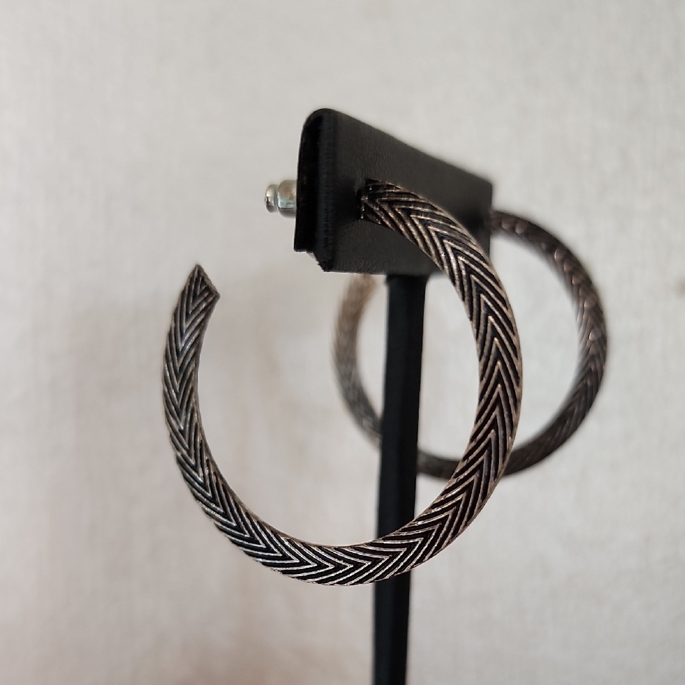 Urban Outfitters Black Textured Hoop Earring NWT